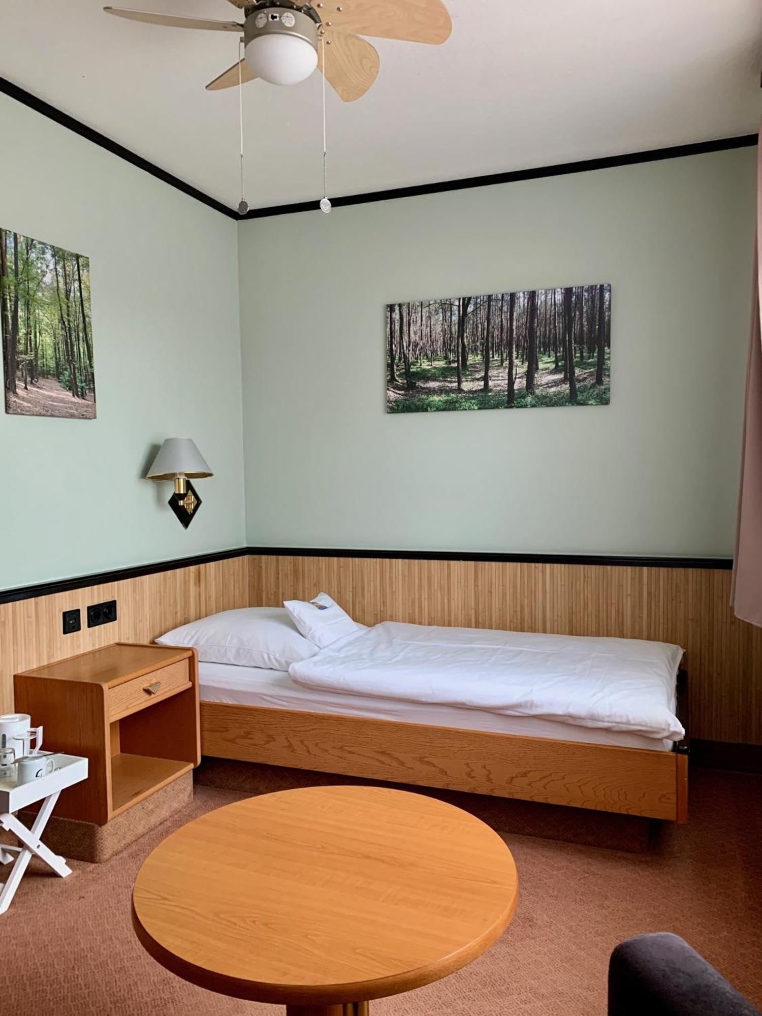 Hotel Seebach Grossenseebach ภายนอก รูปภาพ