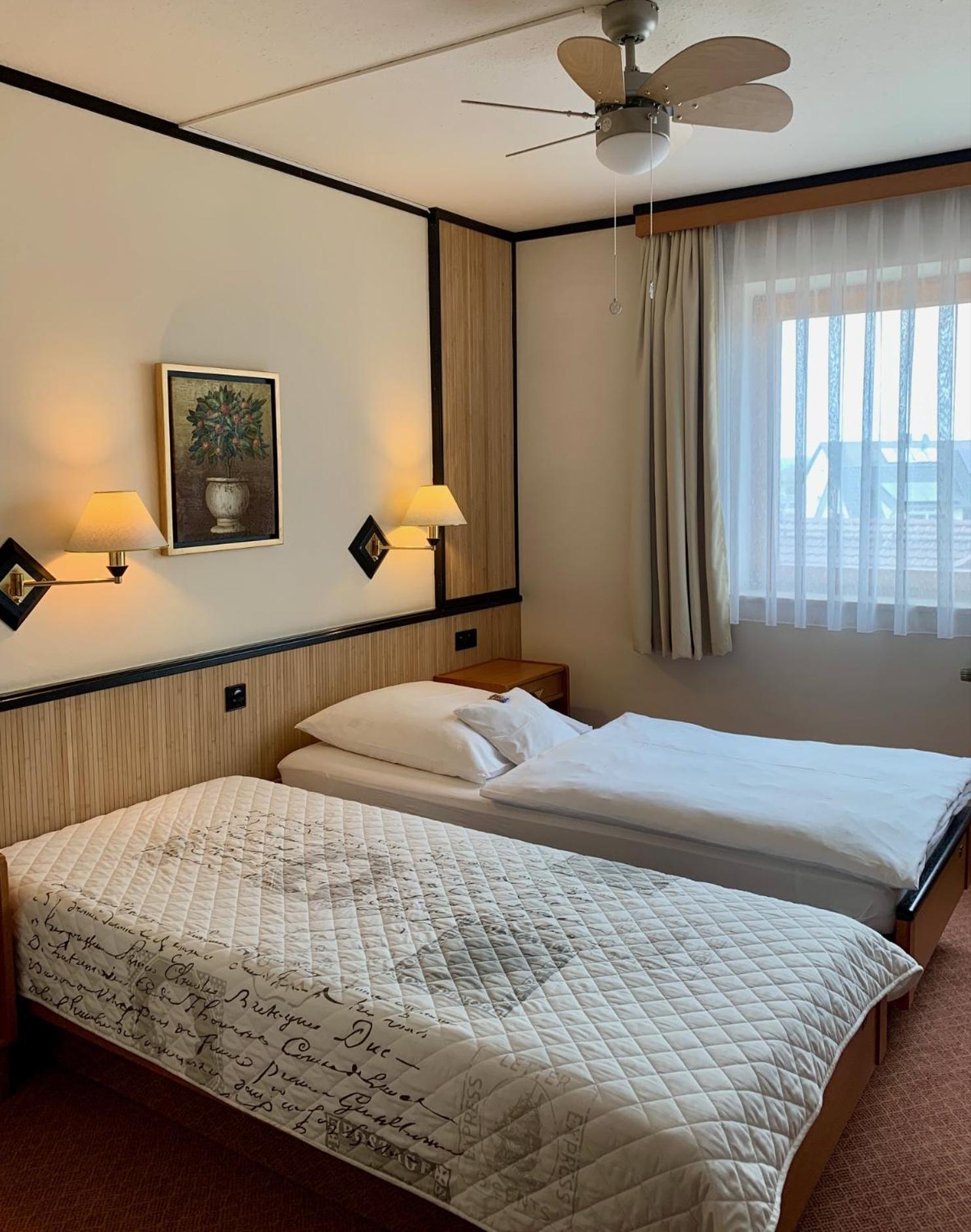 Hotel Seebach Grossenseebach ภายนอก รูปภาพ