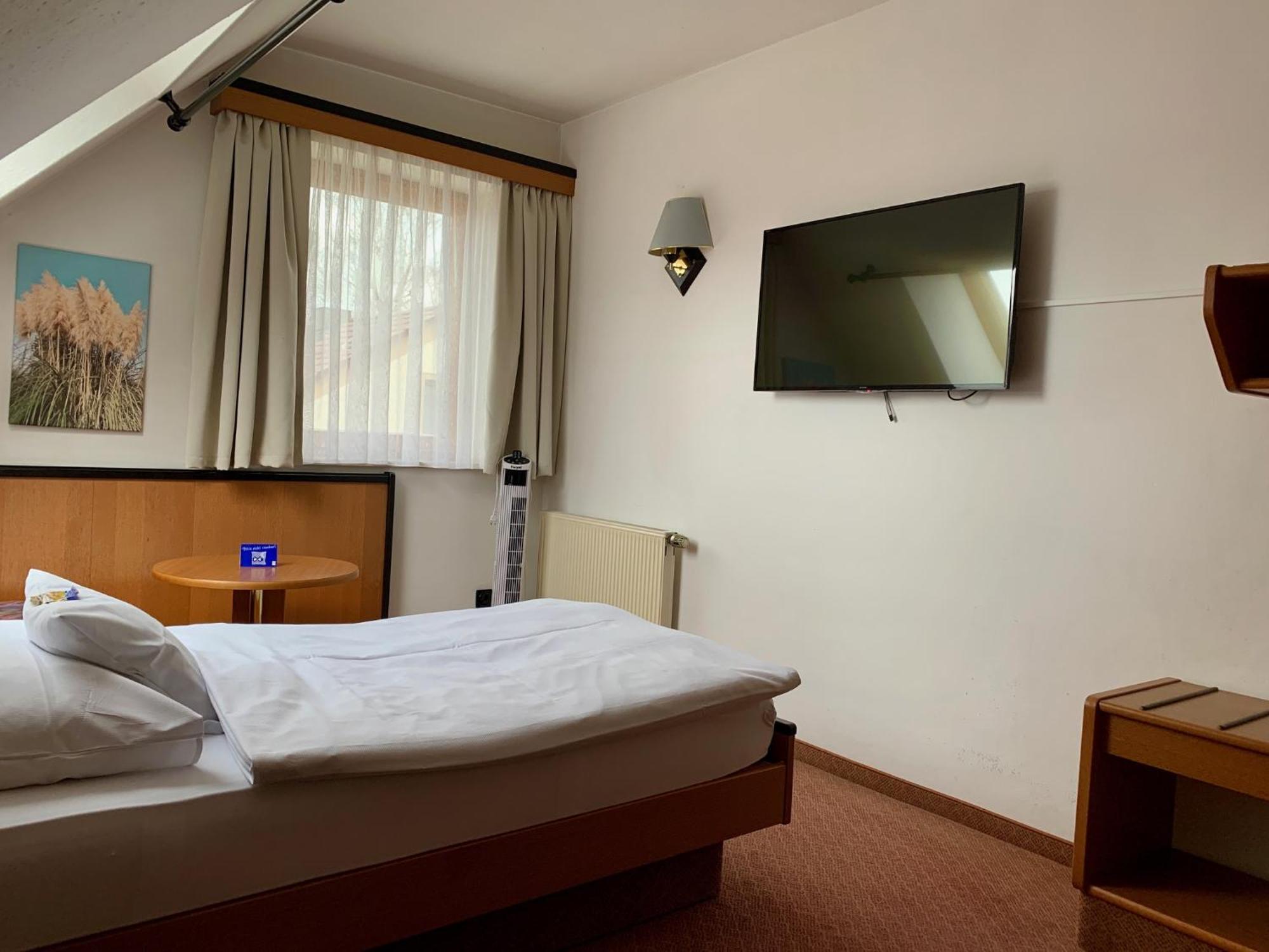 Hotel Seebach Grossenseebach ภายนอก รูปภาพ